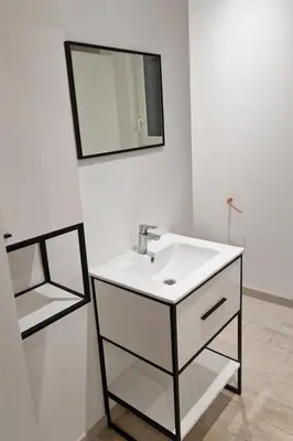 Plan de l'établissement Maison 2 chambres proche circuit 24h et toutes commodités