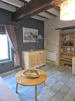 Coin salon dans l'établissement La tanière du loup