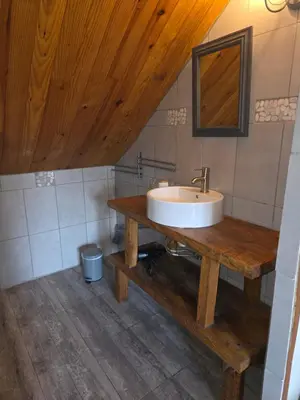 Salle de bains dans l'établissement La mare aux canards