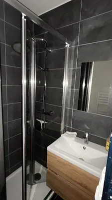 Salle de bains dans l'établissement Le Gastelier