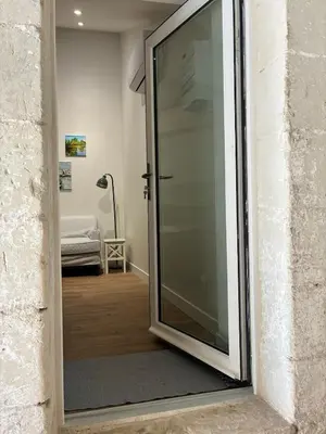 Salle de bains dans l'établissement Cozy one bedroom Apartment, Le Nest