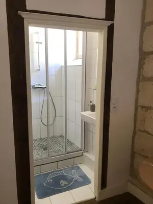 Salle de bains dans l'établissement Charming 3 star gîte En 1737