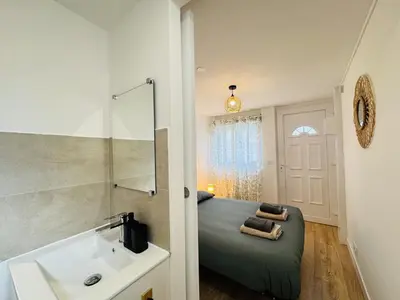 Salle de bains dans l'établissement Le Coteau de Gazonfier - quartier Bollée - 7p