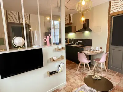 Cuisine ou kitchenette dans l'établissement Charmant studio tout équipé au cœur de Vallères - FR-1-381-643
