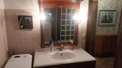 Salle de bains dans l'établissement Spacieuse maison familiale à Chaumont-sur-Loire avec jardin