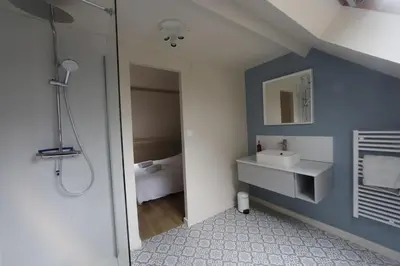 Salle de bains dans l'établissement The Wooded Getaway - Entire House