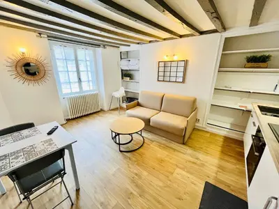 Cuisine ou kitchenette dans l'établissement Le Louis XII - Studio entre Loire et Château Royal - Manoir de la Concorde
