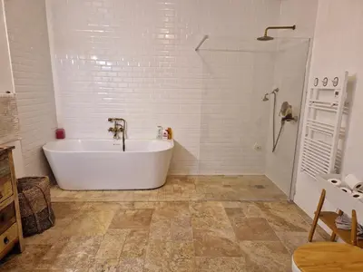 Salle de bains dans l'établissement Maison de vigneron