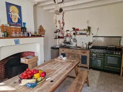 Cuisine ou kitchenette dans l'établissement Maison de vigneron