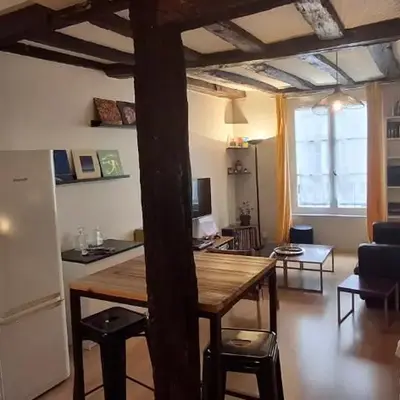 Studio équipé - Vieux Tours - Quartier des Halles