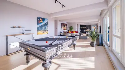 Billard dans l'établissement Appartement d Exception - Hyper Centre - 3 suites, Parking & Billard