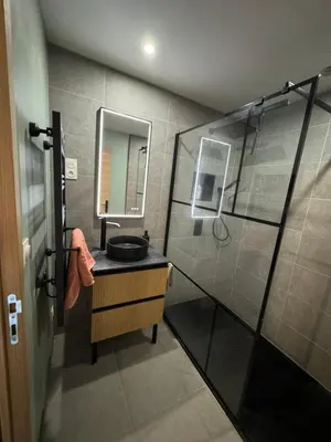Salle de bains dans l'établissement Grande maison familiale & conviviale