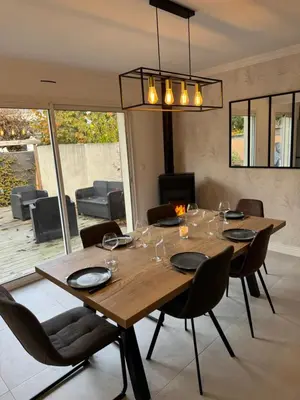 Coin salon dans l'établissement Grande maison familiale & conviviale