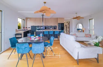 Cuisine ou kitchenette dans l'établissement Ecrin unique - Appartement Premium - Terrasse, Vue & Garage