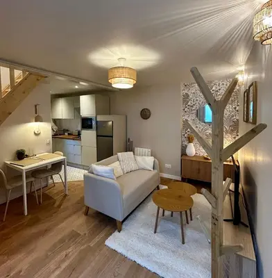 Cuisine ou kitchenette dans l'établissement Cosy 24 - Le Mans City Center