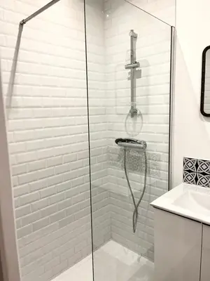 Salle de bains dans l'établissement Agreable studio proche du circuit du Mans