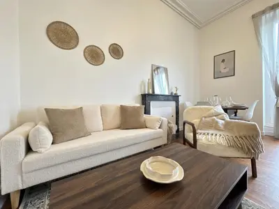 Coin salon dans l'établissement Le Léor - apt 2 chambres en cœur de ville