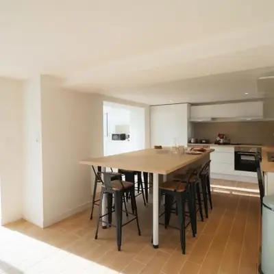 House with 9 Private Suites near Le Mans Circuit