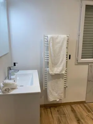 Salle de bains dans l'établissement L Atelier - Maison Bagneux