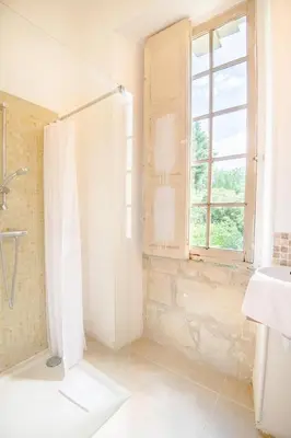 Salle de bains dans l'établissement Echappée royale