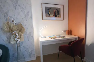 Plan de l'établissement Studio lumineux - Balcon - Bureau - Gare a proximité