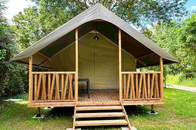 Jardin de l'établissement Lodge Mini-Wood