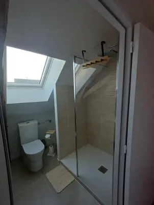 Salle de bains dans l'établissement Gîte Gui's de 1 à 5 personnes avec piscine