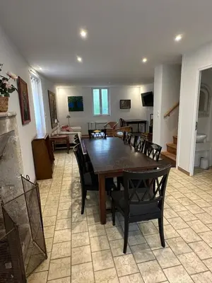Télévision ou salle de divertissement dans l'établissement Le Cottage