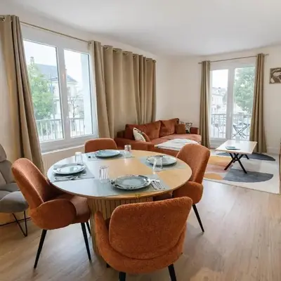 Grand Appartement - Wifi -Parking - Tramway 1 min