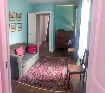 Coin salon dans l'établissement Le Mans - Very comfortable cottage for up to 9