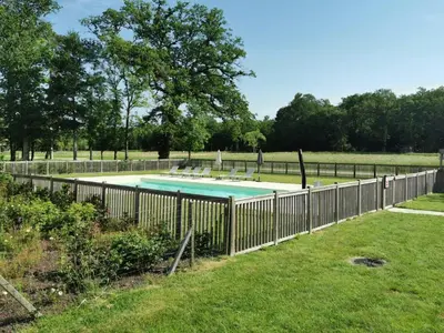 Plan de l'établissement Two Cottages With Stables On Estate In Touraine