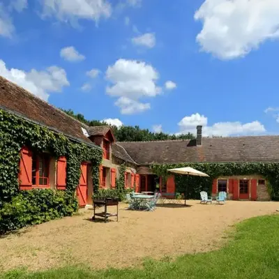 Restored Farmhouse Near Touraine Châteaux