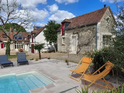 Piscine de l'établissement Gites au fil des châteaux de la Loire ou située à proximité