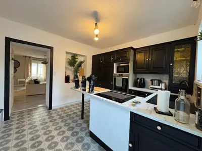 Cuisine ou kitchenette dans l'établissement Le Moderne - 6pers - Bugatti Circuit - Zoo