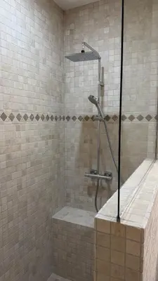 Salle de bains dans l'établissement Cloffy et son Domaine