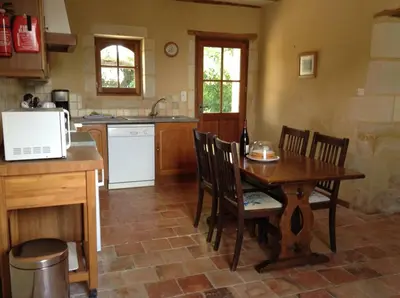 Cuisine ou kitchenette dans l'établissement Gites de La Richardiere - LHirondelle