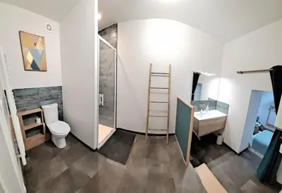 Salle de bains dans l'établissement One bedroom flat with a view