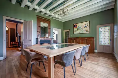 Coin salon dans l'établissement Maison 10 personnes 4 ch Bourgueil vignobles