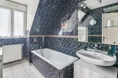 Salle de bains dans l'établissement Parenthèse verte aux portes de Tours