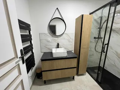Salle de bains dans l'établissement L'Escapade Rivarennes