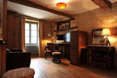 Plan de l'établissement Ancien presbytère en bord de rivière proche vallée de la Loire