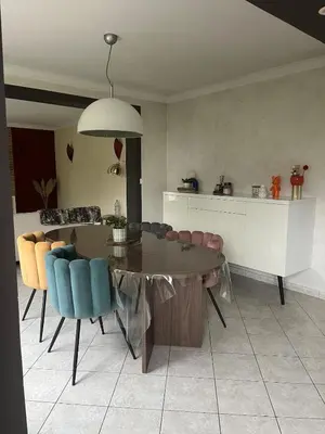 Coin salon dans l'établissement Maison proche circuit 24h Le Mans