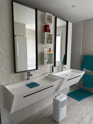 Salle de bains dans l'établissement Chambre 24h du Mans ou autre