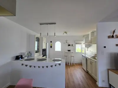 Cuisine ou kitchenette dans l'établissement Maison entierement rénovée Le Mans