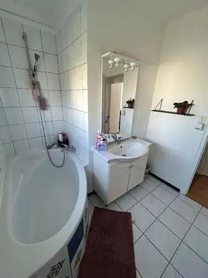 Salle de bains dans l'établissement Jolie chambre meublée