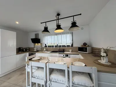 Cuisine ou kitchenette dans l'établissement Dépendance de Charme - Ruaudin - 5 pers