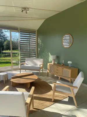 Coin salon dans l'établissement Maison spacieuse & lumineuse à Châtellerault