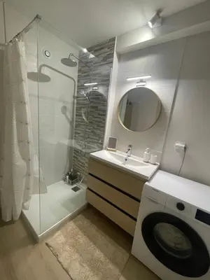 Salle de bains dans l'établissement Appartement T2 Tram direct Circuit 24H
