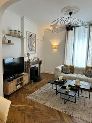 Télévision ou salle de divertissement dans l'établissement Maison conviviale terrasse & parking - 24H du Mans