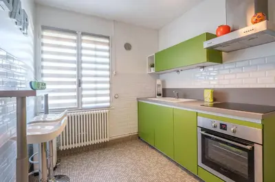 Cuisine ou kitchenette dans l'établissement La Villa Pop